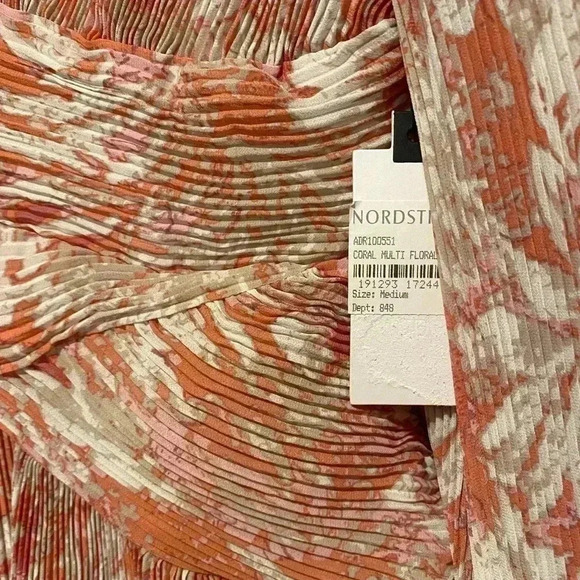 Anthropologie ASTR , NEW medium, peachy orange pink and cream colors feminine - Picture 7 of 14